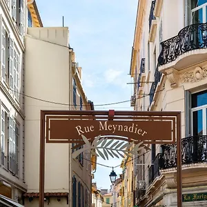 https://le-saint-victor-coeur-de-cannes.fr-provencehotel.com