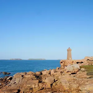 https://clint-house-appartement-jardin-de-granit-rose.inbrittany.com