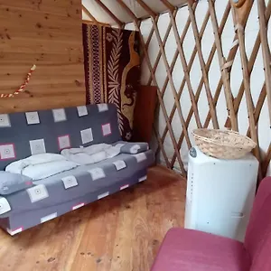 https://charmante-yourte-contemporaine.midi-pyreneeshotels.com